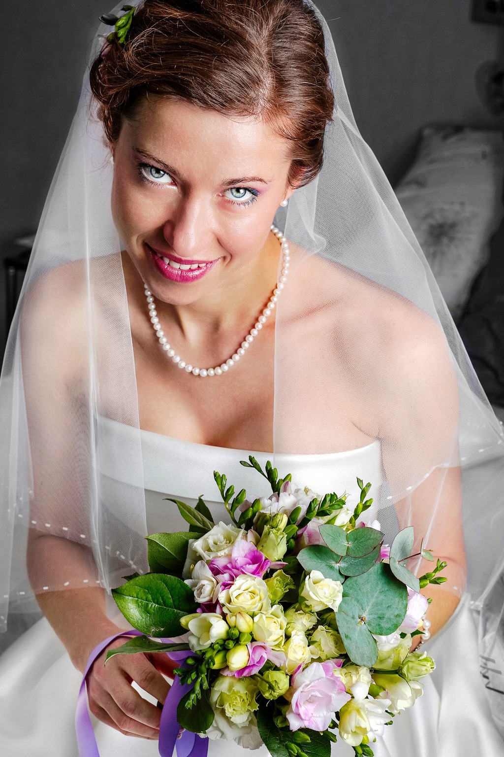 Portrait de mariée avec bouquet photographié à Genève